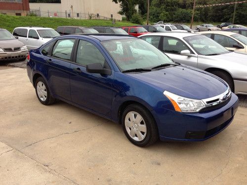 2008 ford focus 2.0 5 speed manual gas saver clean car