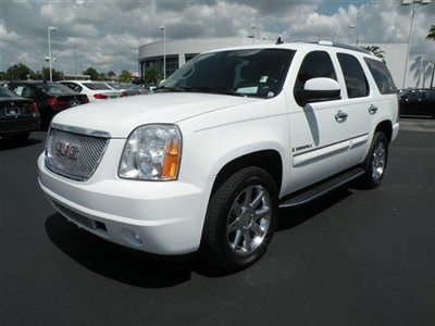 2008 gmc yukon denali loaded  dvd/nav/heated seats/tow 3rd row low $$ miles  *fl