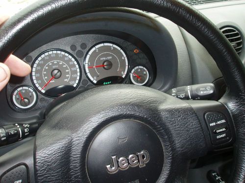 2005 Jeep Liberty Limited Sport Utility 4-Door 2.8L, image 4