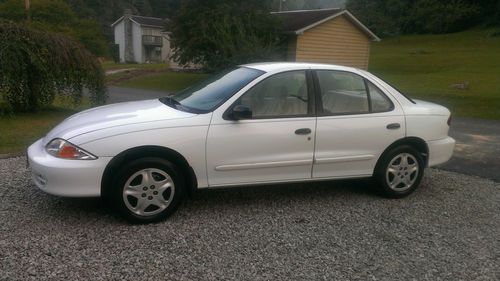 2001 chevrolet cavalier ls sedan 4-door 2.2l