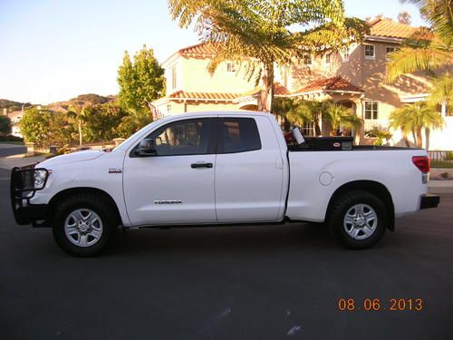 2010 toyota tundra  crew cab pickup 4-door 5.7l