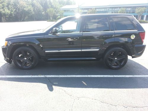 2006 jeep grand cherokee srt8 sport utility 4-door 6.1l low miles, custom wheels