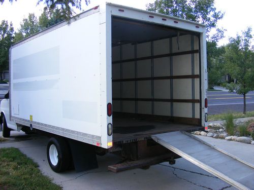 15' box truck w / loading ramp &amp; overhead rolling door