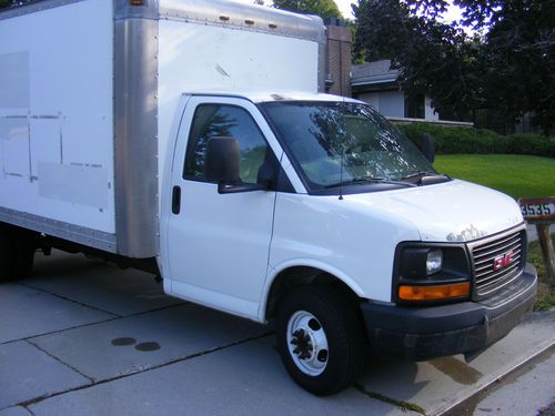 15' BOX TRUCK w / LOADING RAMP & OVERHEAD ROLLING DOOR, image 16