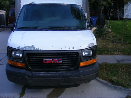 15' BOX TRUCK w / LOADING RAMP & OVERHEAD ROLLING DOOR, image 17