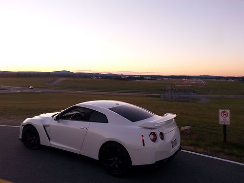2011 nissan gt-r premium coupe