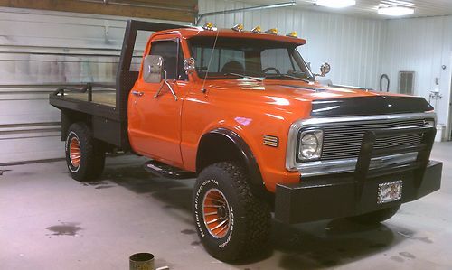 1968 chevy hd 4x4 big block- automatic- lifted flat bed