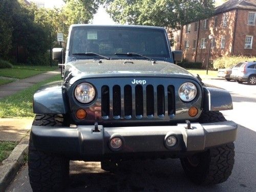2007 Jeep Wrangler Unlimited Sahara Sport Utility 4-Door 3.8L, image 4