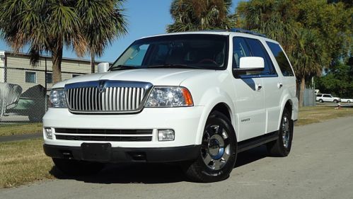 2006 lincoln navigator ultimate, tv,dvd, nav , moonroof , mint
