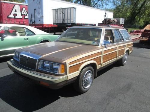 1986 chrysler lebaron town-country