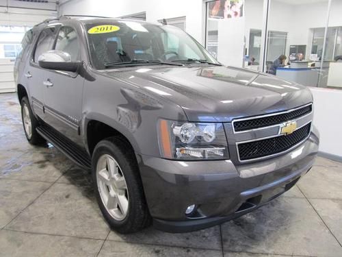 Beautiful luxury package, heated front and rear leather with 20" wheels!