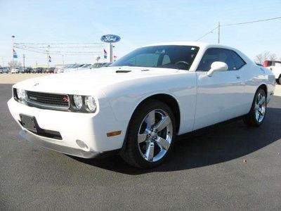 R/t coupe hemi 5.7l 372 horsepower rear wheel drive 6 speed manual trans cloth