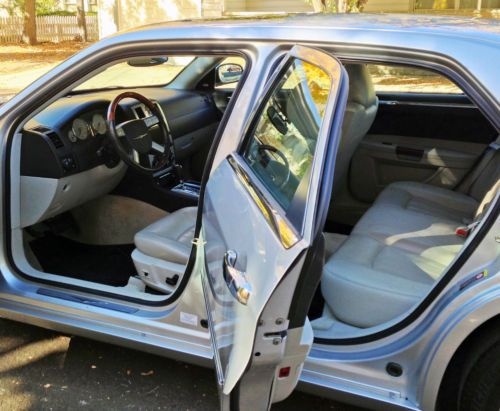 Chrysler 300 300C Hemi full options Low Miles Pampered 2-Owner 2005 No Reserve, US $12,250.00, image 10