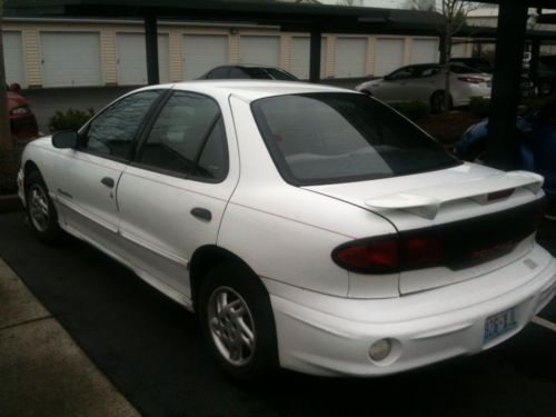 2001 Pontiac Sunfire SE Sedan 4-Door 2.2L, image 2