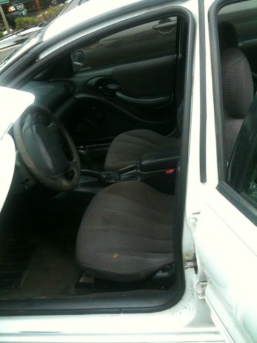 2001 Pontiac Sunfire SE Sedan 4-Door 2.2L, image 4