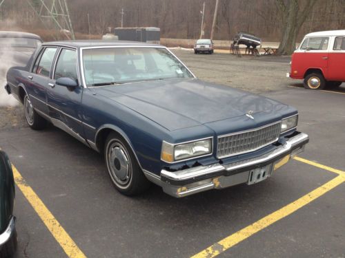 1989 chevrolet caprice 5.0 fuel injected 42,000 miles, excellent car!