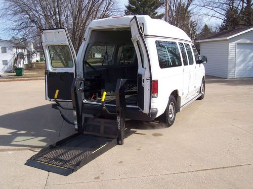 2003 ford hitop handicap wheelchair van church van daycare van transportation