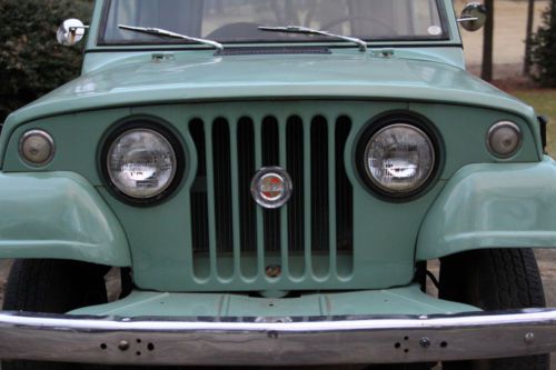 Classic 1967 jeep (jeepster) commando