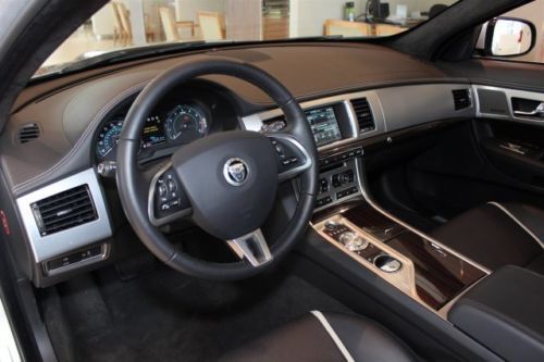 AWD V6 SUPERCHARGED PREM NAVIGATION PORTFOLIO PKG CAMERA SIRIUS XENONS VOICE, US $49,995.00, image 17