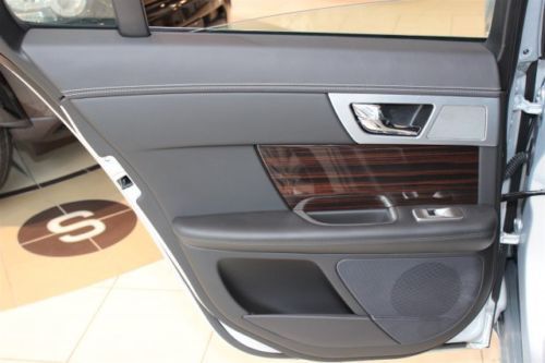 AWD V6 SUPERCHARGED PREM NAVIGATION PORTFOLIO PKG CAMERA SIRIUS XENONS VOICE, US $49,995.00, image 25