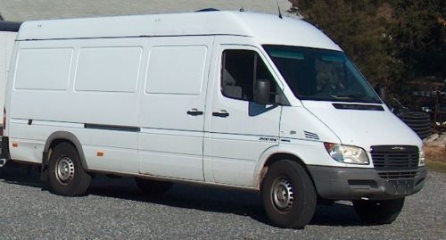 2003 freightliner sprinter 2500 long and tall / low miles