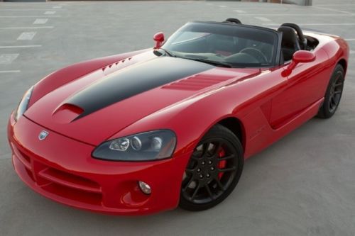 2005 dodge viper srt10 convertible. red/blk. blk wheels. like new. clean carfax.
