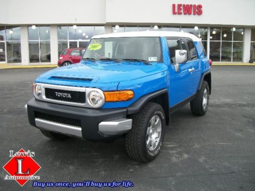 2007 toyota fj cruiser 4x4 super sharp and super clean