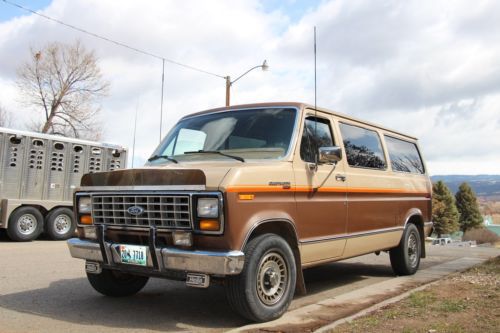 1985 ford e-150 econoline club wagon xlt standard passenger van 2-door 5.0l