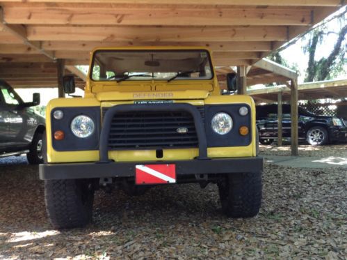 Land rover defender 90 in excellent condition . no rust . 88000 original miles