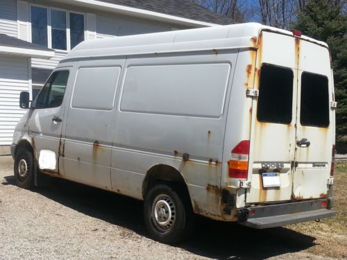 Rusty sprinter ; runs and drives