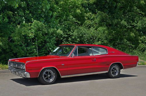 1966 charger, 383/325hp v8, 4 speed, vintage air, correct colors, magnum wheels