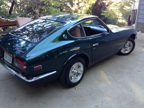 Datsun 240z hatchback 2 door coupe, nissan z series,