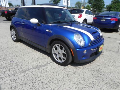 2006 mini cooper s. automatic, hid lights, leather, sunroof. nice car no reserve