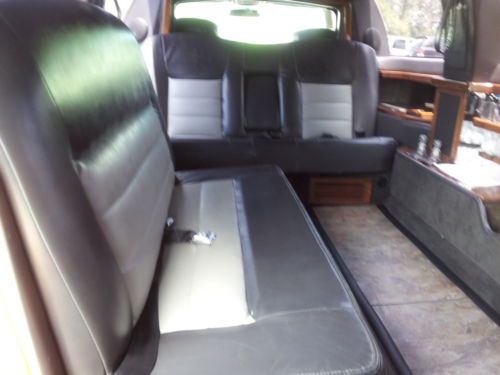 2001 Lincoln Town Car DaBryan Coach Limo 4-Door 4.6L V8 120in Stretch LOW MILES, US $11,995.00, image 15