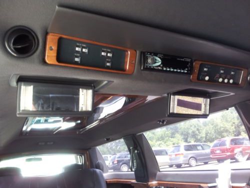 2001 Lincoln Town Car DaBryan Coach Limo 4-Door 4.6L V8 120in Stretch LOW MILES, US $11,995.00, image 17