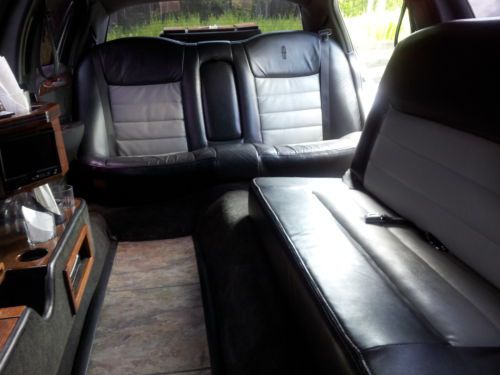 2001 Lincoln Town Car DaBryan Coach Limo 4-Door 4.6L V8 120in Stretch LOW MILES, US $11,995.00, image 22
