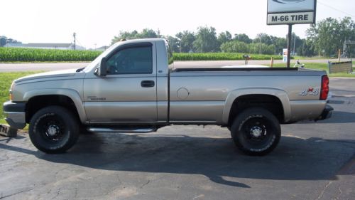 2004  k2500hd  duramax reg cab 4x4 very clean good miles 105k