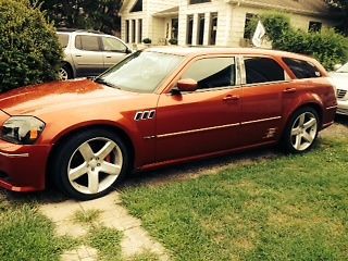 2006 dodge magnum srt8 wagon 4-door 6.1l