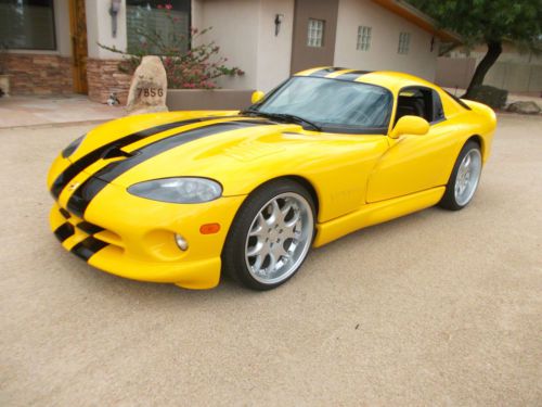 2002 dodge viper gts coupe 2-door 8.0l