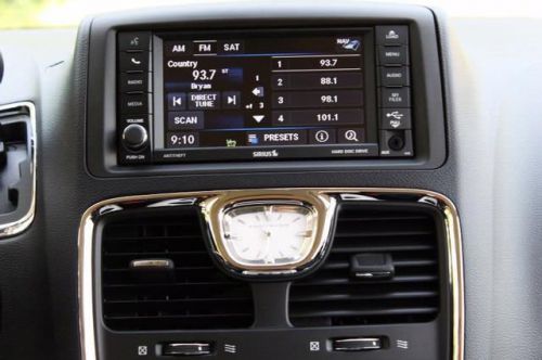 2014 chrysler town & country touring-l