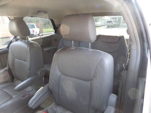 2004 toyota sienna xle