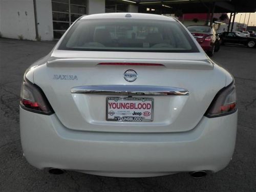 2014 nissan maxima sv