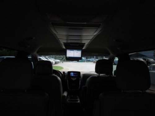 2012 chrysler town & country touring