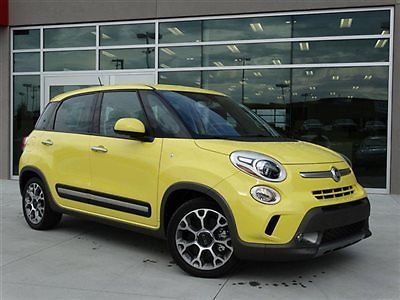 5dr hb trekking new sedan gasoline unspecified giallo (yel)