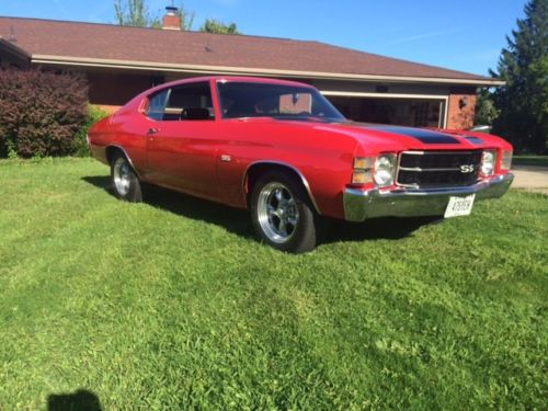 1971 chevelle ss (clone) restored with strong running 350 and 4 speed very clean