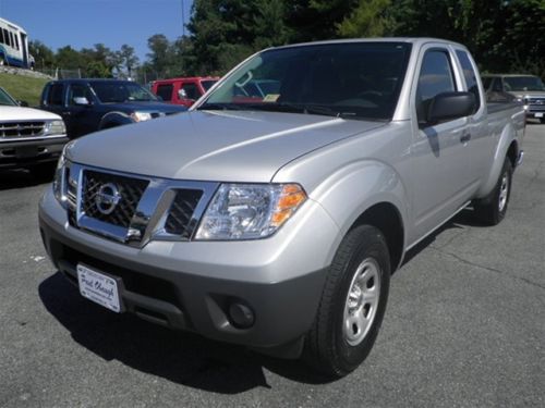 Pre-owned excellent condition 2012 nissan frontier sv silver king cab