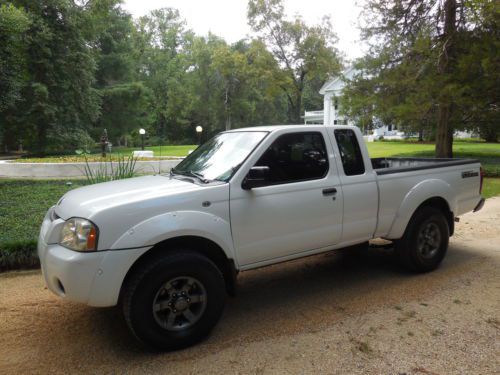 2002 nissan frontier xe extended cab pickup 2-door 3.3l