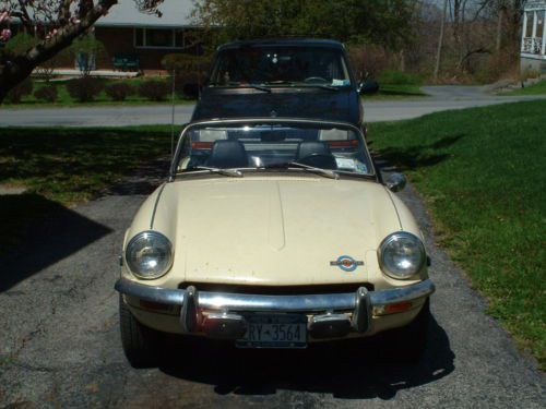 Vintage 1970 triumph spitfire needs a new home - no reserve!