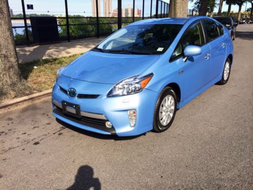 2012 toyota prius plug-in advanced navigation/leather