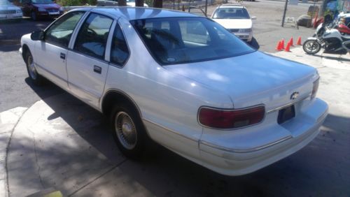1996 Chevrolet Caprice Classic Sedan 4-Door 4.3L, image 5